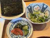 テーブルの上の料理
AI 生成コンテンツは誤りを含む可能性があります。