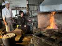 屋内, 男, 立つ, キッチン が含まれている画像
AI 生成コンテンツは誤りを含む可能性があります。