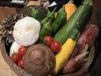 フルーツと野菜
AI 生成コンテンツは誤りを含む可能性があります。