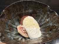 動物, 屋内, テーブル, 食品 が含まれている画像
AI 生成コンテンツは誤りを含む可能性があります。