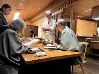 テーブル, 部屋, コンピュータ, カウンター が含まれている画像
AI 生成コンテンツは誤りを含む可能性があります。