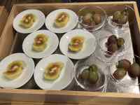 皿, 食品, いっぱい, テーブル が含まれている画像
AI 生成コンテンツは誤りを含む可能性があります。