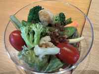 ボウルの中にあるサラダ
AI 生成コンテンツは誤りを含む可能性があります。