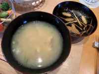 テーブル, カップ, 食品, コーヒー が含まれている画像
AI 生成コンテンツは誤りを含む可能性があります。