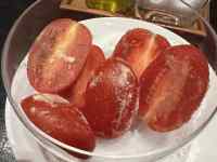 皿の上の食べ物
AI 生成コンテンツは誤りを含む可能性があります。