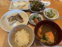 テーブルの上の料理
AI 生成コンテンツは誤りを含む可能性があります。