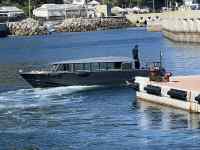 港に停泊しているボート
AI 生成コンテンツは誤りを含む可能性があります。