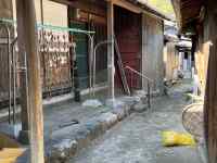 建物, 家, 古い, 火 が含まれている画像
AI 生成コンテンツは誤りを含む可能性があります。