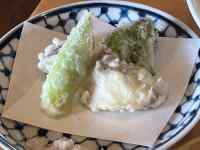 皿の上の料理
AI 生成コンテンツは誤りを含む可能性があります。