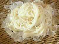 ボウルの中にあるパスタ
AI 生成コンテンツは誤りを含む可能性があります。