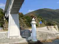 屋外, 建物, 山, 男 が含まれている画像
AI 生成コンテンツは誤りを含む可能性があります。