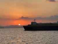 夕日が沈む水辺
AI 生成コンテンツは誤りを含む可能性があります。