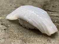 動物, 座る, 食品, 作品 が含まれている画像
AI 生成コンテンツは誤りを含む可能性があります。