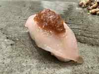 屋外, 座る, 食品, 横たわる が含まれている画像
AI 生成コンテンツは誤りを含む可能性があります。