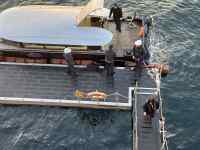 ボートに乗っている人
AI 生成コンテンツは誤りを含む可能性があります。