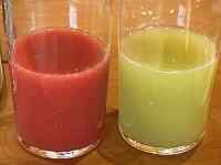 ガラスのコップに入った飲み物
AI 生成コンテンツは誤りを含む可能性があります。