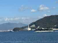 海に浮かぶ島
AI 生成コンテンツは誤りを含む可能性があります。