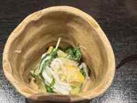 ボウルの中に入っている食べ物
AI 生成コンテンツは誤りを含む可能性があります。