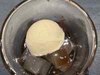 カップ, 食品, 座る, 水 が含まれている画像
AI 生成コンテンツは誤りを含む可能性があります。