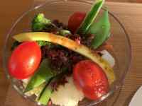 ボウルの中にあるサラダ
AI 生成コンテンツは誤りを含む可能性があります。