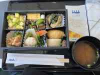 屋内, 食品, 座る, いっぱい が含まれている画像
AI 生成コンテンツは誤りを含む可能性があります。