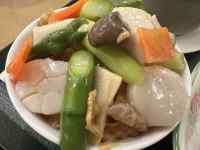 �{�E���̒��ɂ���T���_

AI �����R���e���c�͌����܂މ\��������܂��B