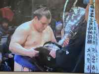 �j, ����, �X�[�c�P�[�X, �ו� ���܂܂�Ă���摜

AI �����R���e���c�͌����܂މ\��������܂��B