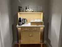 �����ɔ����Ă���F�X�ȉƋ�

AI �����R���e���c�͌����܂މ\��������܂��B