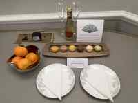 ����, �H�i, �e�[�u��, �L�b�`�� ���܂܂�Ă���摜

AI �����R���e���c�͌����܂މ\��������܂��B