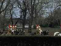 �؂̑O�ɂ���l����

AI �����R���e���c�͌����܂މ\��������܂��B