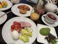 �M�̏�ɂ��邢���ȐH�ו�

AI �����R���e���c�͌����܂މ\��������܂��B