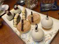 ����, �e�[�u��, �M, �H�i ���܂܂�Ă���摜

AI �����R���e���c�͌����܂މ\��������܂��B