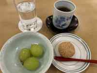 �M�̏�̐H�ו��ƈ��ݕ�

AI �����R���e���c�͌����܂މ\��������܂��B