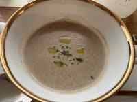 �H�i, �J�b�v, ����, �e�[�u�� ���܂܂�Ă���摜

AI �����R���e���c�͌����܂މ\��������܂��B