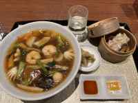 �e�[�u���̏�ɂ���X�[�v

AI �����R���e���c�͌����܂މ\��������܂��B