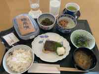 �e�[�u���ɒu���Ă���l�X�ȗ���

AI �����R���e���c�͌����܂މ\��������܂��B