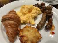 �M, �H�i, �e�[�u��, �� ���܂܂�Ă���摜

AI �����R���e���c�͌����܂މ\��������܂��B