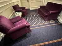 �����̒��ɂ���\�t�@�[

AI �����R���e���c�͌����܂މ\��������܂��B