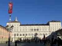 �����̑O�̍L��ɂ���l�X

AI �����R���e���c�͌����܂މ\��������܂��B