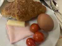 �M�̏�̐H�ו�

AI �����R���e���c�͌����܂މ\��������܂��B