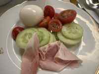 �M�ɐ���ꂽ�H�ו�

AI �����R���e���c�͌����܂މ\��������܂��B