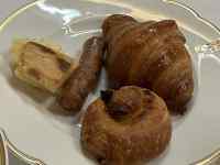 �M�̏�̃h�[�i�c

AI �����R���e���c�͌����܂މ\��������܂��B