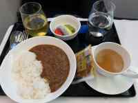 �e�[�u���̏�ɂ���H���ƃR�[�q�[

AI �����R���e���c�͌����܂މ\��������܂��B