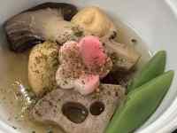 �{�E���ɐ���ꂽ�H�ו�

AI �����R���e���c�͌����܂މ\��������܂��B