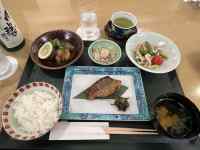 �e�[�u���̏�ɂ��邢���ȐH�ו�

AI �����R���e���c�͌����܂މ\��������܂��B