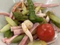 ���Ɩ�؂̃T���_

AI �����R���e���c�͌����܂މ\��������܂��B