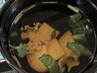 �H�i, �e�[�u��, ����, �M ���܂܂�Ă���摜

AI �����R���e���c�͌����܂މ\��������܂��B