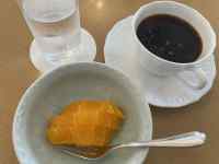 �M�̏�̃J�b�v�ɓ��������ݕ�

AI �����R���e���c�͌����܂މ\��������܂��B