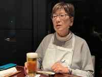 �e�[�u���ɍ����Ă���j��

AI �����R���e���c�͌����܂މ\��������܂��B