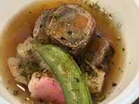 �M�̏�ɂ���X�[�v

AI �����R���e���c�͌����܂މ\��������܂��B